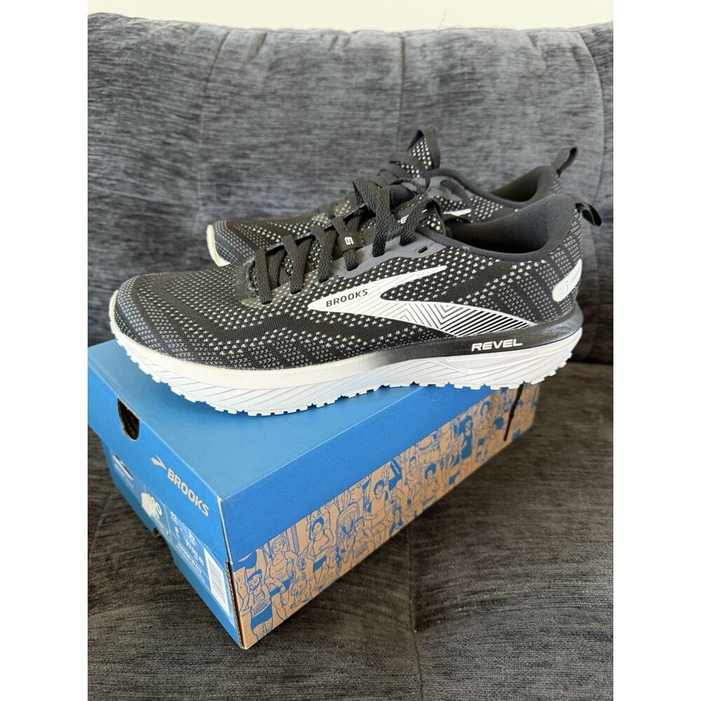 Size 10 -Brooks Revel 6 Black Blackened Pearl White Women’s Tennis Athletic Shoe - Picture 4 of 6
